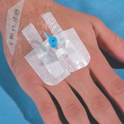 TEGADERM 3M I.V. ADVANCED 6,5×7 cm per linee periferiche applicato